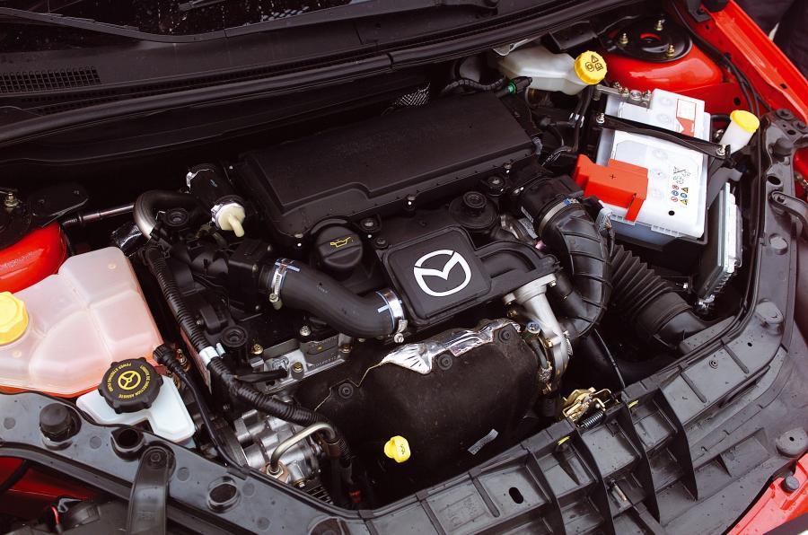  Mazda2 2002 года  (фото 21 из 113)
